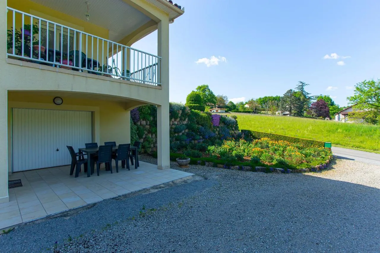 Superbe Appartement Avec Terrasse Et Vue Degagee Monteils