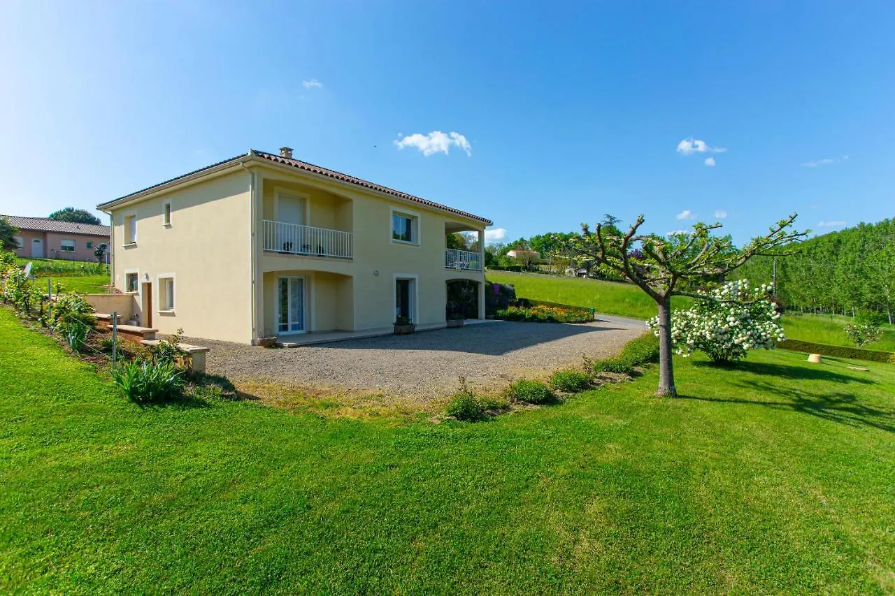 Superbe Appartement Avec Terrasse Et Vue Degagee Monteils
